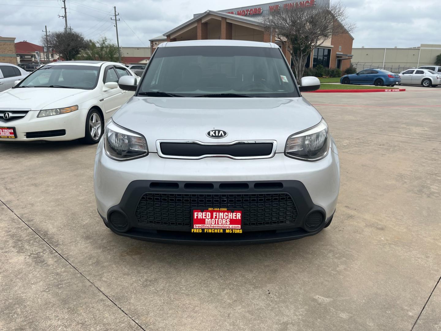 2016 SILVER /black Kia Soul Base 6A (KNDJN2A28G7) with an 1.6L L4 DOHC 16V engine, 6A transmission, located at 14700 Tomball Parkway 249, Houston, TX, 77086, (281) 444-2200, 29.928619, -95.504074 - Photo#1